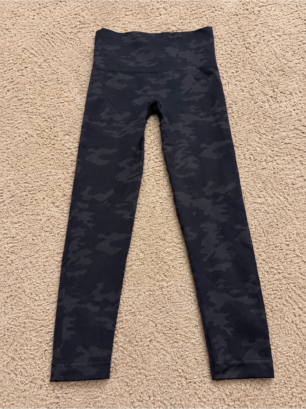 SPANX Women’s Black Camo Leggings Size Medium M - Picture 2 of 3